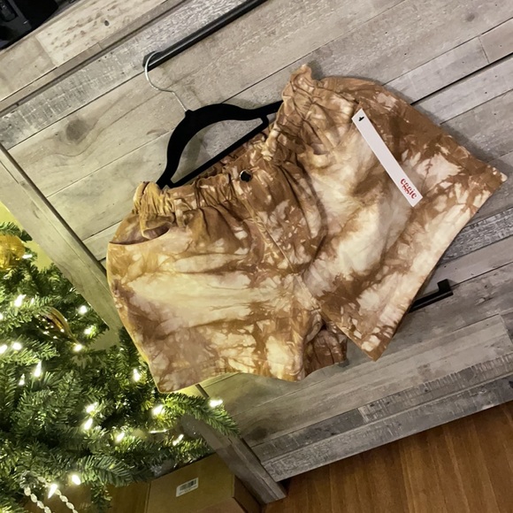 Eggie jacket and matching shorts. - Picture 2 of 2